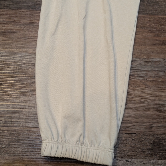 Vuori Boyfriend Cargo Sweatpant Milkweed Heather Sz Small - Picture 8 of 16